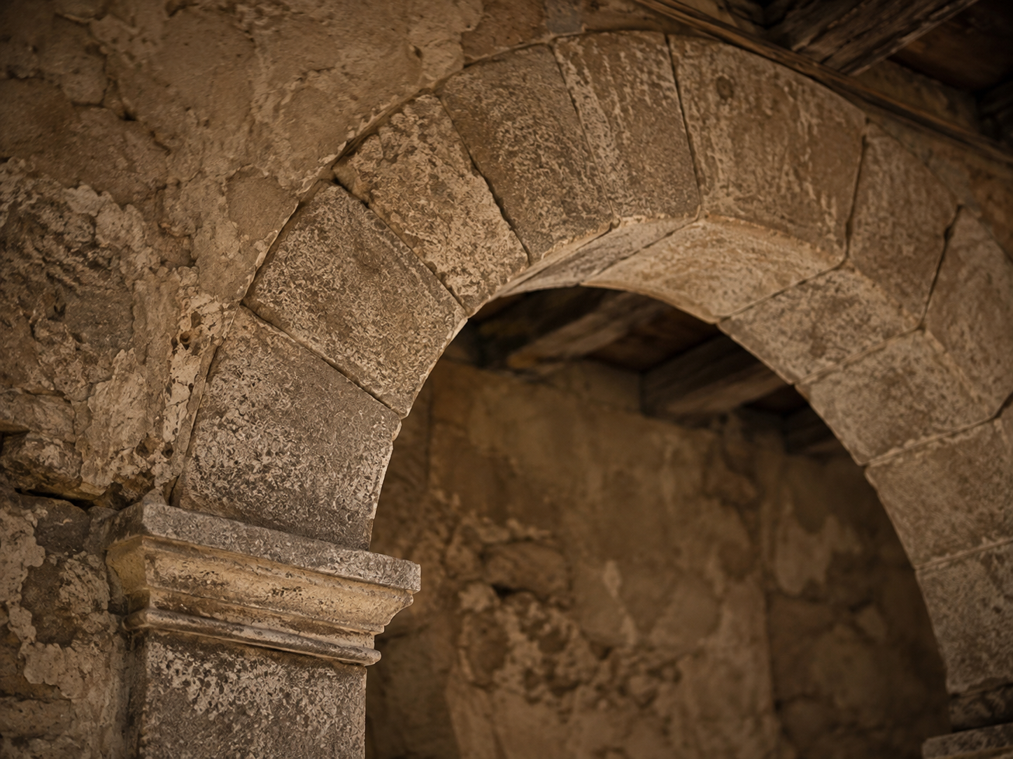 La galería de arcadas sobre el patio